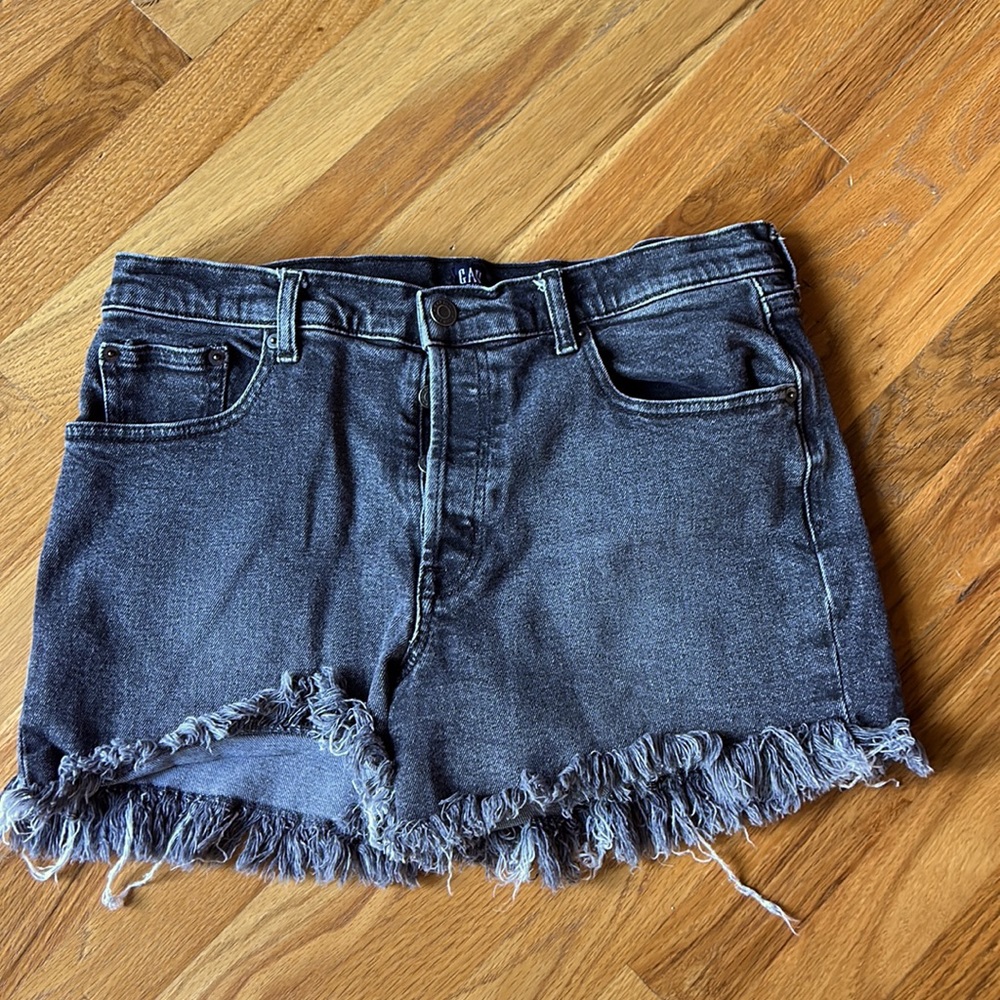 Gap 1969 sz 12/31, 3” inseam, button fly Jean short. Washed black/dark gray.